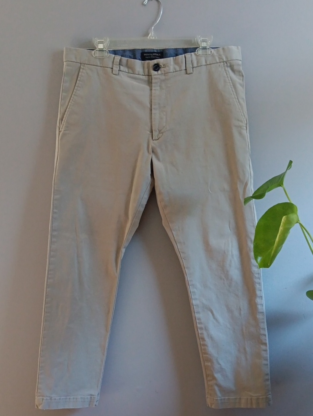 Banana Republic Men's Chinos in Light Beige